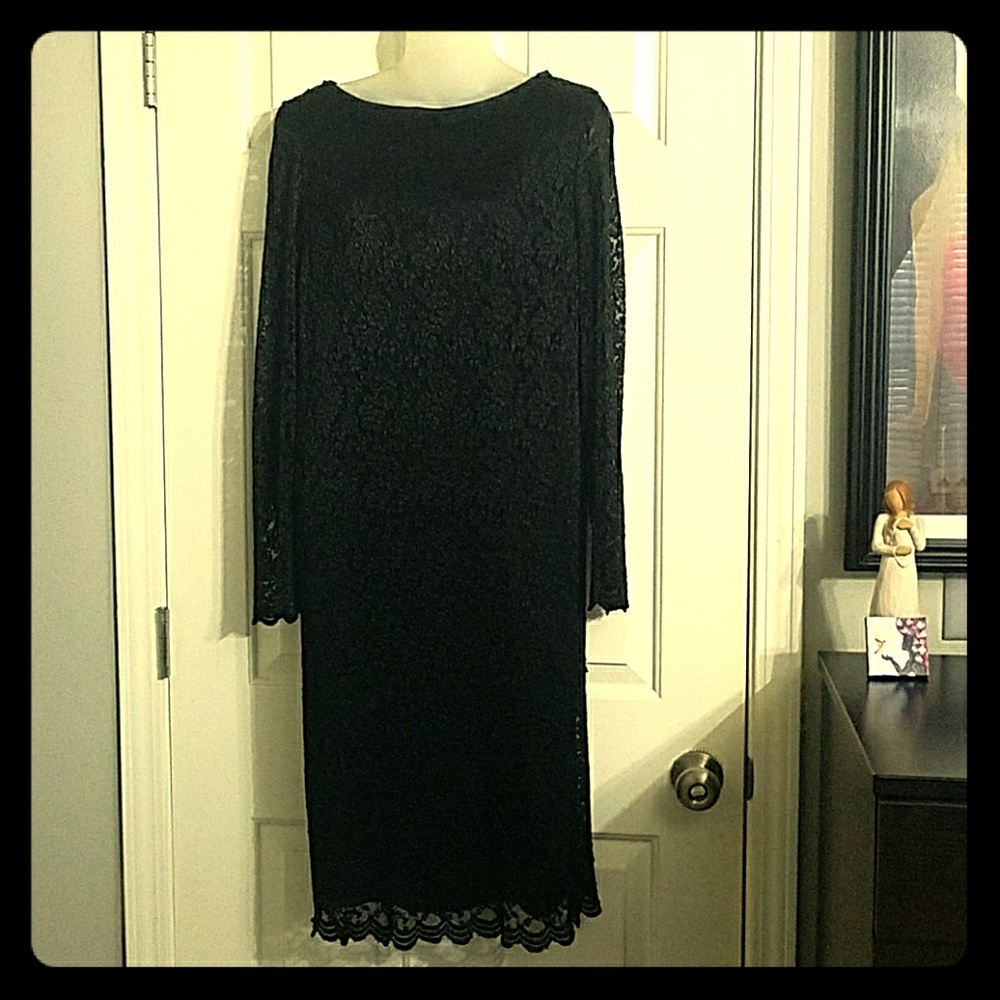 Dressy midi lace dress